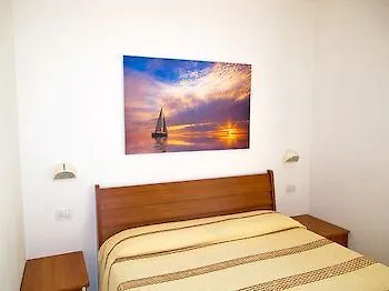 Family Nuova Orchidea Ριτσιόνε